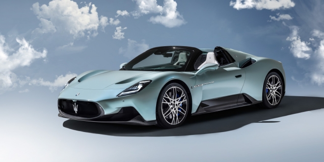الكشف عن مازيراتي MC20 Cielo سبايدر بسقف زجاجي