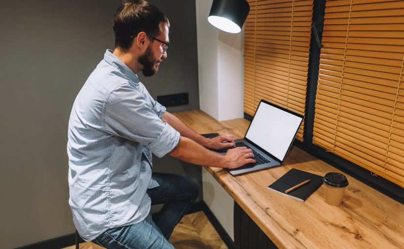 لماذا يجب عليك تحويل خدمتك إلى منتج رقمي؟