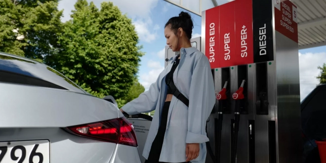 مرسيدس تطلق نظام Fuel & Pay لدفع الوقود رقمياً
